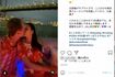 アンミカと夫のミラー氏、クルージングで甘いキスを(公式インスタグラムより)