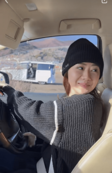 12月上旬には富士山に訪れた様子を『小紅書』に投稿した。