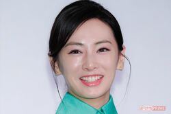 北川景子、艶やかタイトドレスで登場も「ジュエリーに目がいかない」二児の母とは思えぬ圧巻“プロポーション”