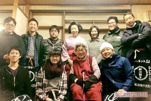 学生を含む御用聞きメンバーで、お茶屋さんの店舗改築をお手伝い