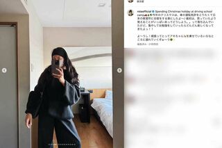 合宿中の様子を伝える投稿の中で、黒いヘアバンドに大きめのマスク、上下も黒で統一した“黒ずくめ”のコーディネートを披露したローラ（本人のインスタグラムより）