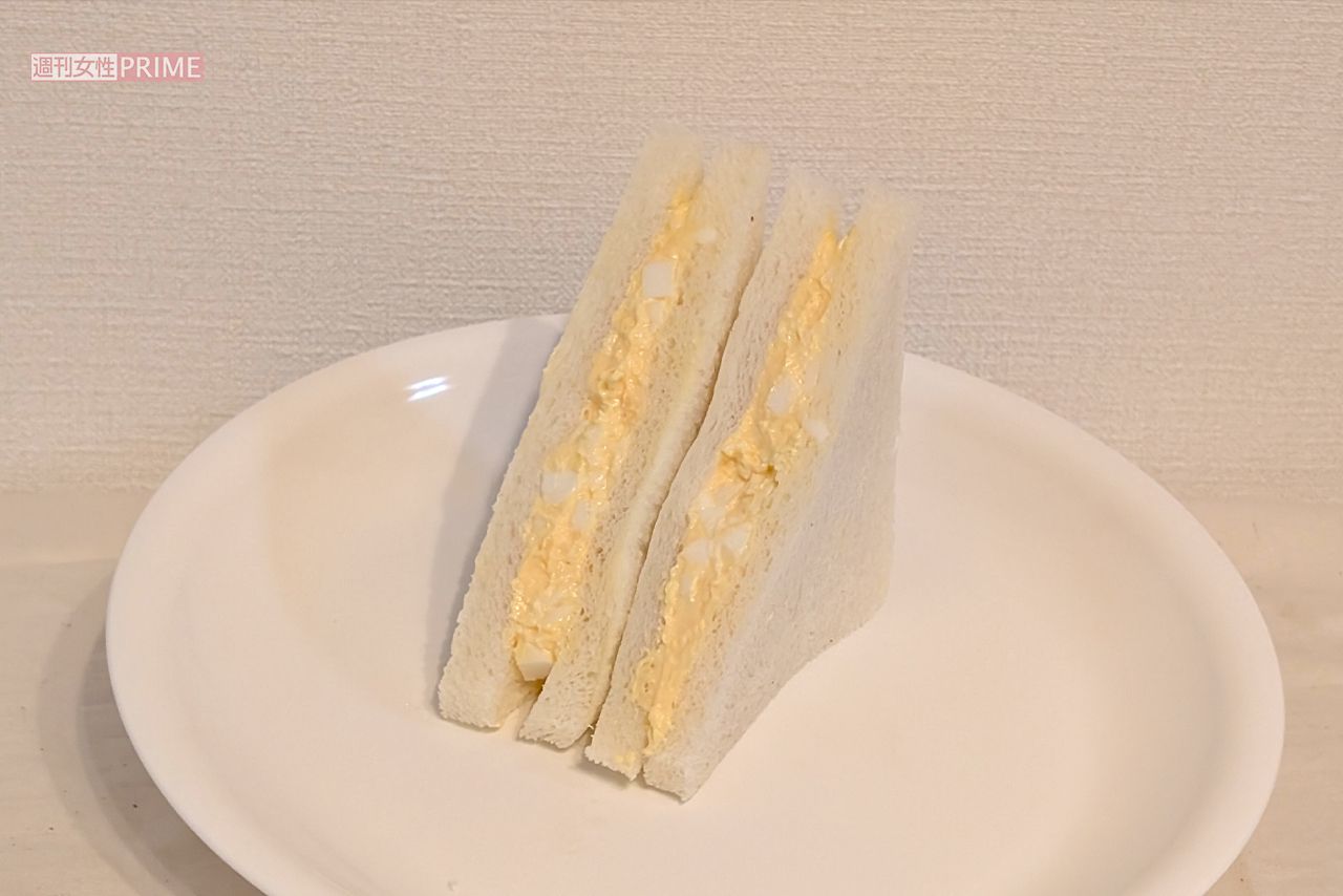 ファミリーマート「コク旨たまごサンド」276円（税込298円）　撮影／編集部