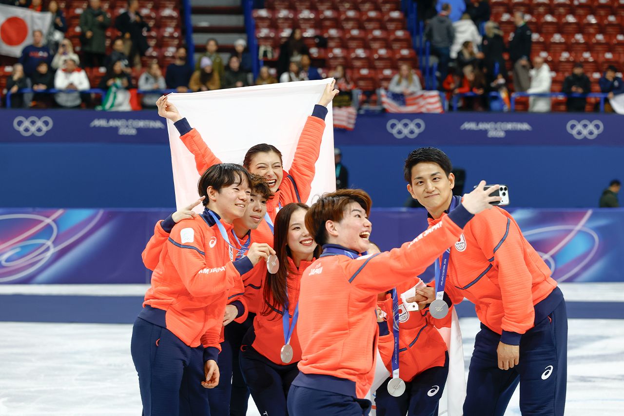 坂本花織、佐藤駿、鍵山優真、吉田唄菜、森田真沙也、三浦璃来、木原龍一　撮影／JMPA