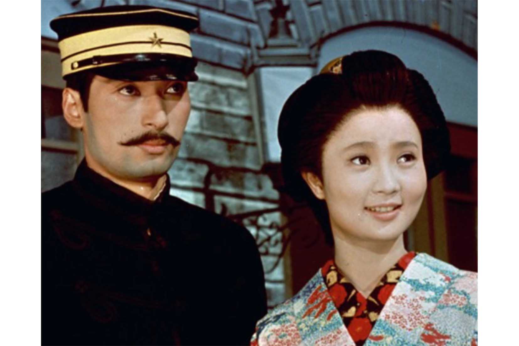 1966年放送『おはなはん』で夫役の高橋幸治（左）と、樫山文枝（ＮＨＫアーカイブスより）