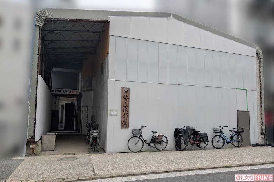 現在の伊勢ヶ濱部屋。元倉庫を稽古場にしている