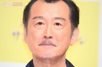吉田鋼太郎、22歳年下妻と2歳長女を連れて引っ越した理由は愛犬のご近所トラブル、“ペット飼育可”マンシ…