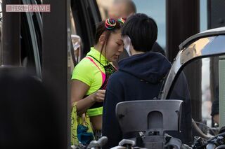 2021年2月、寒空での撮影に臨むフワちゃん。かなり目立っていた