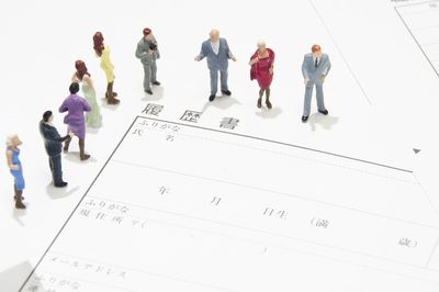 学歴や肩書きにこだわる日本人の残念な選別眼、大切なのは「何ができるか」