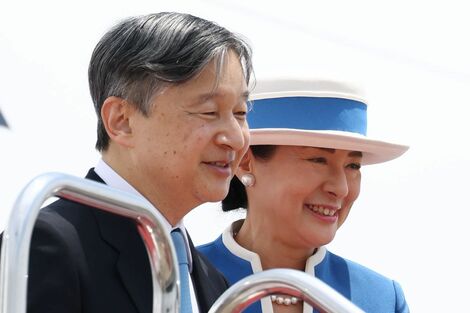 《日韓大会ではベルギー国王夫妻と》天皇、皇后両陛下のオランダ国王夫妻とのW杯観戦…“自撮り”写真に「皇室外交」絶賛の声