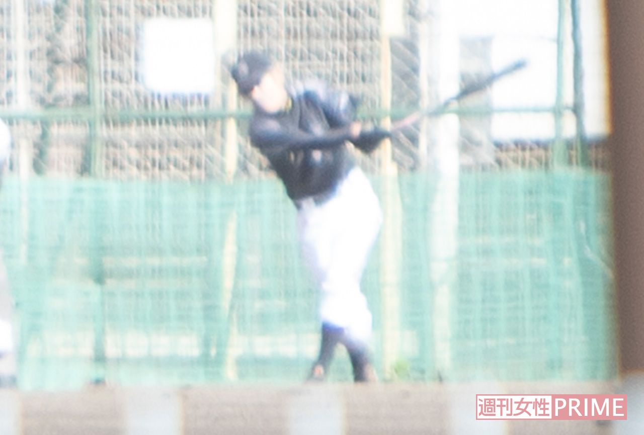 1試合目はブラックのユニフォームで渋くバッティング（その２）