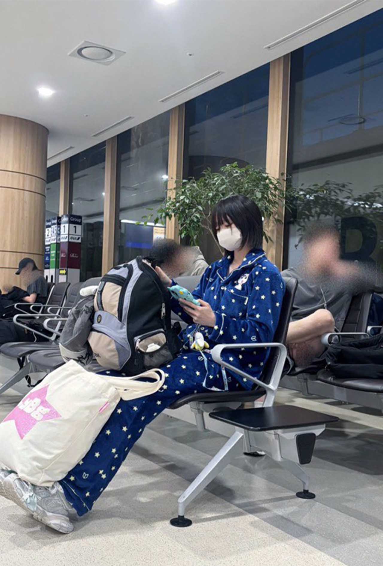 《公共の場でそれは…》パジャマ姿で空港に行くあの（本人のXより）