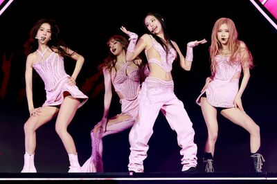 「めちゃくちゃ攻めてる」「かなりの露出度」BLACKPINKジェニーの過激な衣装がネットで物議!イベントで披…