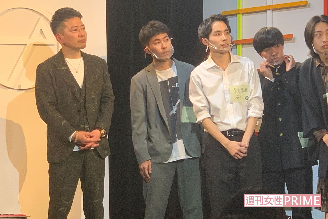 『宮迫と小沢がネタを見る会』嫌がりながらも宮迫博之の隣に並んだ息子の陸。「若い頃の宮迫さんにそっくり！」とスピードワゴン小沢一敬も驚く