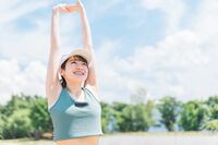 必要なのは“バスタオル3枚”、腰と首にあてるだけの「まくら体操」で“やせやすい骨格”をつくる