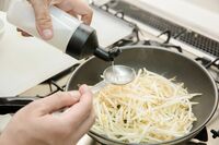 【魔法の料理酒オイルレシピ】料理芸人クック井上。の大発見！“新・手作り調味料”は安い食材を格上げし、…