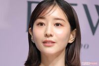 元TBSアナウンサー・田中みな実、妊娠発表後初の公の場に「背中パックリ大胆ドレス」で登場、ママでも変わ…