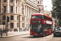 イギリス「走行税」導入決定で低所得層の通勤や通院に大打撃、ずさんなルールで懸念される“改ざん”の可能…