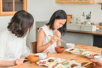 「タコ焼きからタコを取り除く」「唐揚げは肉と衣を別々に」子ども食堂運営者が語る“偏食”若者増加のワケ