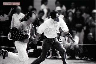 1990年10月、子どもの運動会に参加した明石家さんま