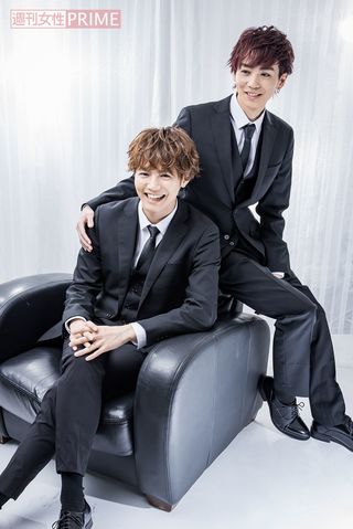 片寄涼太（左）、吉野北人（右）　撮影／廣瀬靖士