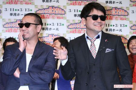 サングラス姿の大悟（左）とノブ（右）