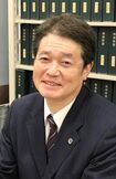 弁護士尾林芳匡先生●1961年生まれ、東京大学法学部卒業、八王子合同法律事務所。過労死弁護団全国連絡会議幹事。30年以上にわたり、過労死や労働災害の裁判などを多く担当。その経験から労働問題に関してメディアへの寄稿等も多数。