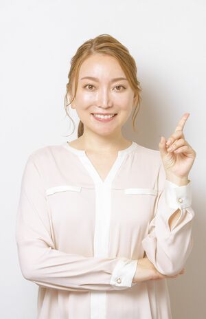 加藤綾菜●1988年広島県生まれ。加藤茶との45歳年の差婚で話題となる。現在は、夫を支えるため、介護や減塩食などさまざまに勉強を重ね、その経験をもとに講演会なども行っている。近著に『加藤家の食卓』（アスコム）がある。