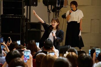 フォトタイムで客席をまわる加藤心