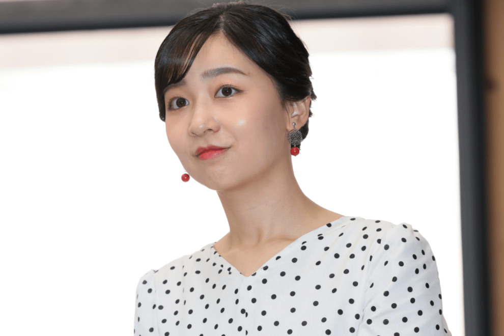 《愛されワンピースコーデ》佳子さまファッションをつくる「5つの推し色」と「3つの着こなし法則」