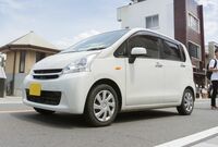 千昌夫の同棲報道、むしろ軽自動車に乗ってデートしていることの意外性