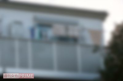容疑者の自宅アパートには洗濯物が干されたまま