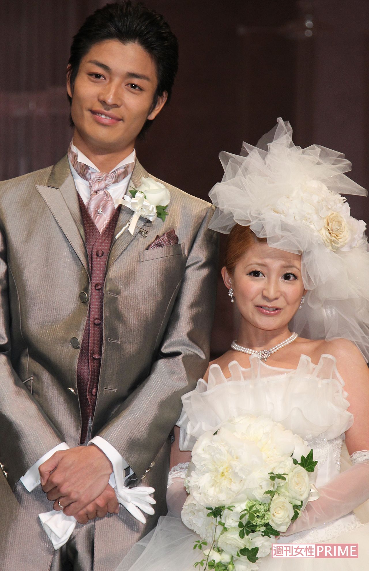 '13年5月、元旦那・中村昌也との結婚式では身長差が際立った