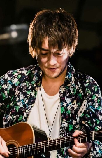 2000年からアコースティックデュオ『N.U.』として活動。横浜の音楽シーンをけん引する庭瀬幸一郎さん