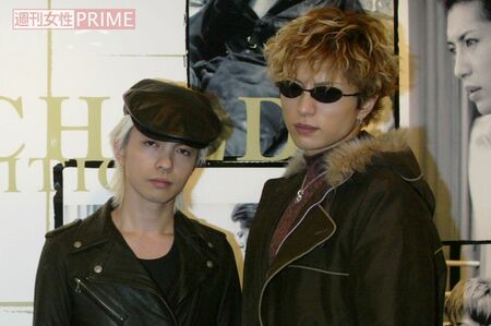 映画『moonchild』で共演したHYDEとGACKT。HYDEは当時33歳、GACKTは29歳（2002年）