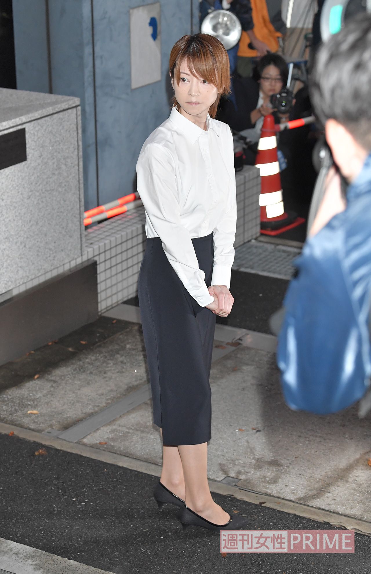 2018年9月、保釈後に謝罪する吉澤ひとみだが、動揺がありありと