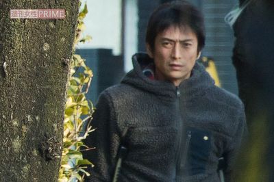 伊勢谷友介、Xで拡散された“路上スケボー”動画が物議「家バレする」「完全に自爆」動画の途中に映り込ん…