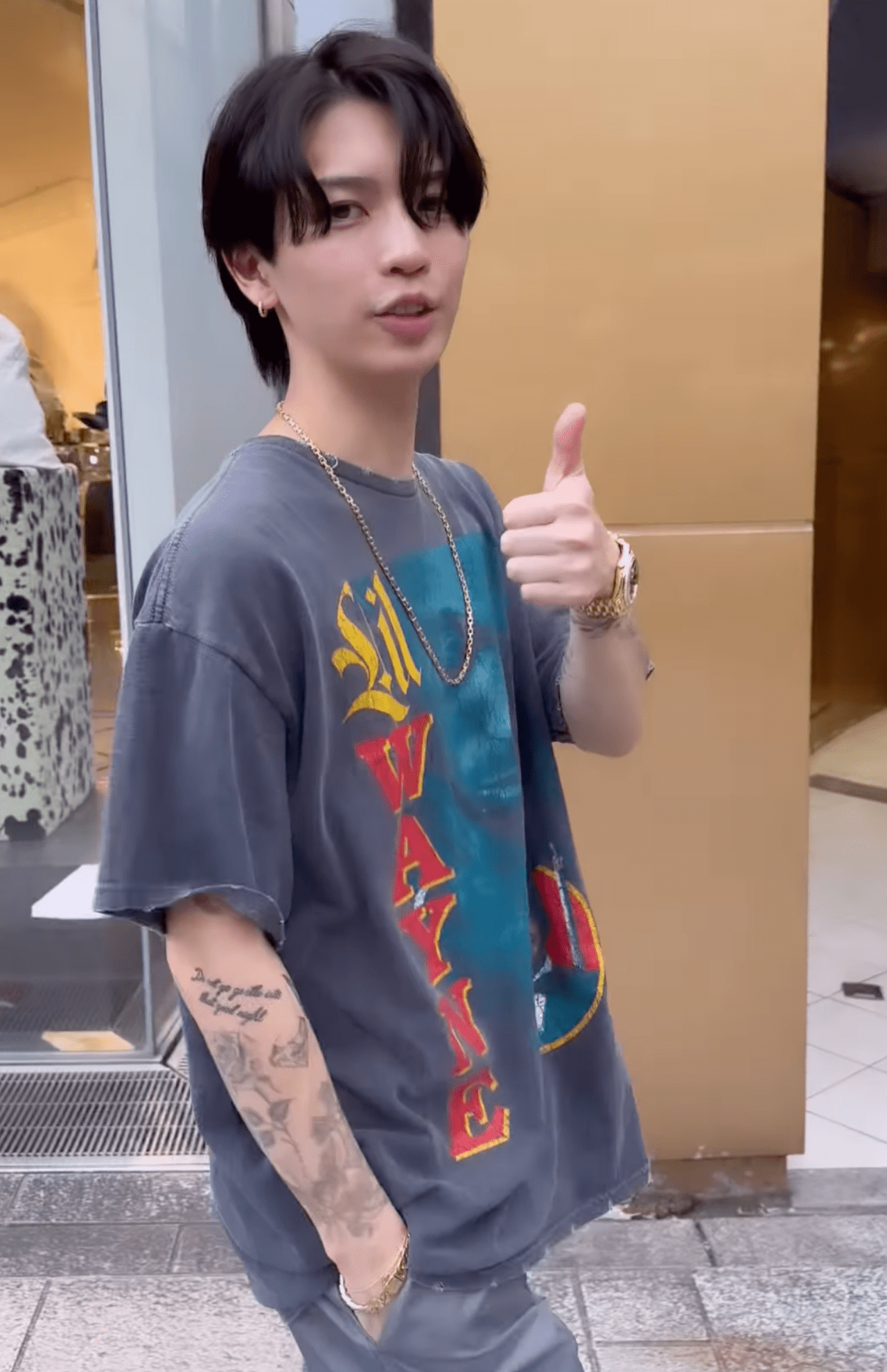 9月21日に自身のインスタグラムで公開した原宿を歩く岩橋玄樹（公式インスタグラムより）