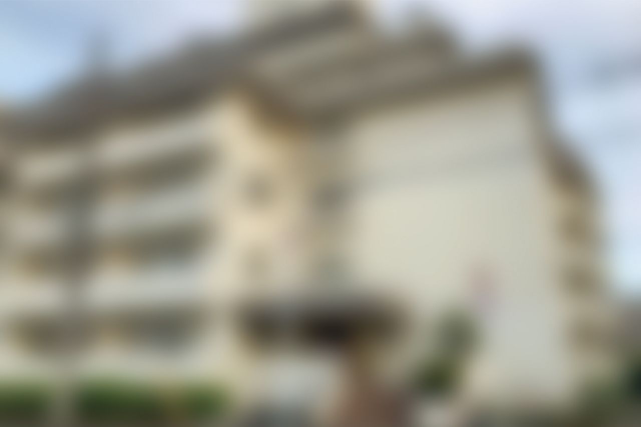 築40年だが鉄筋コンクリート造のため、防音性は高い。利用する人が少ない外階段があり、出入りする際に助かっている