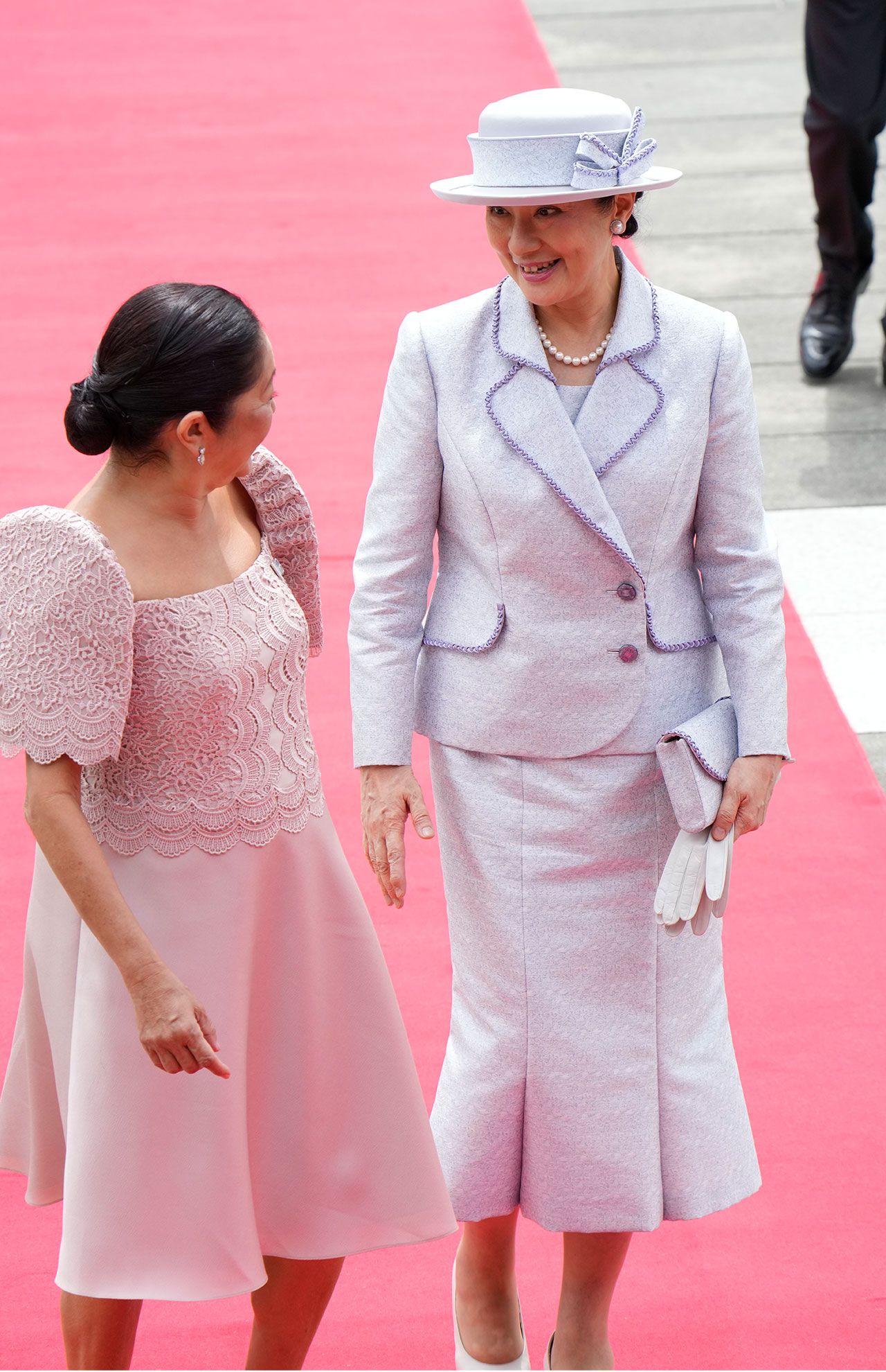 弁護士でもあるリザ夫人と会話に華を咲かせる雅子さま