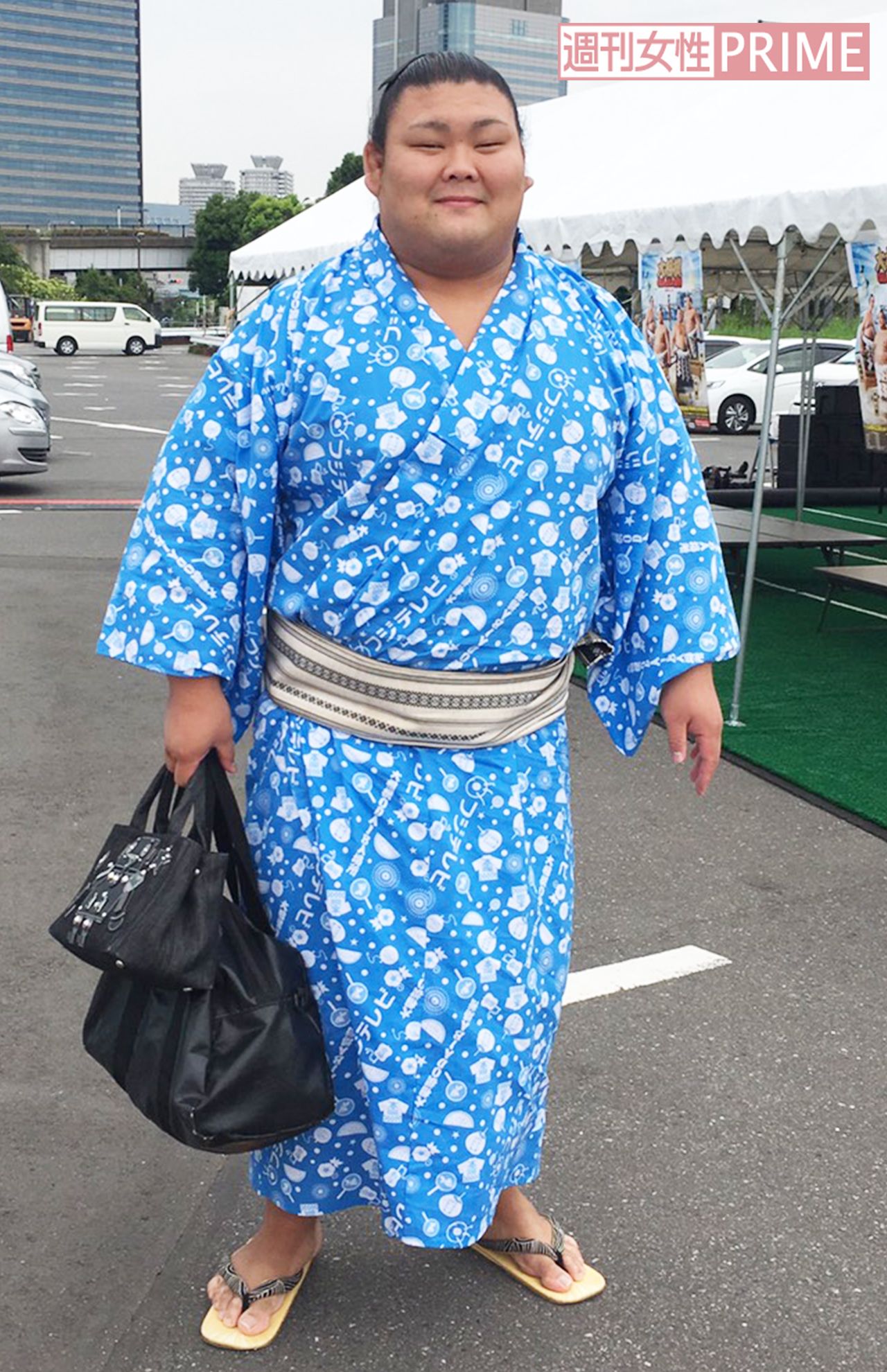 横野さん提案の、お台場巡業の浴衣を着る山口