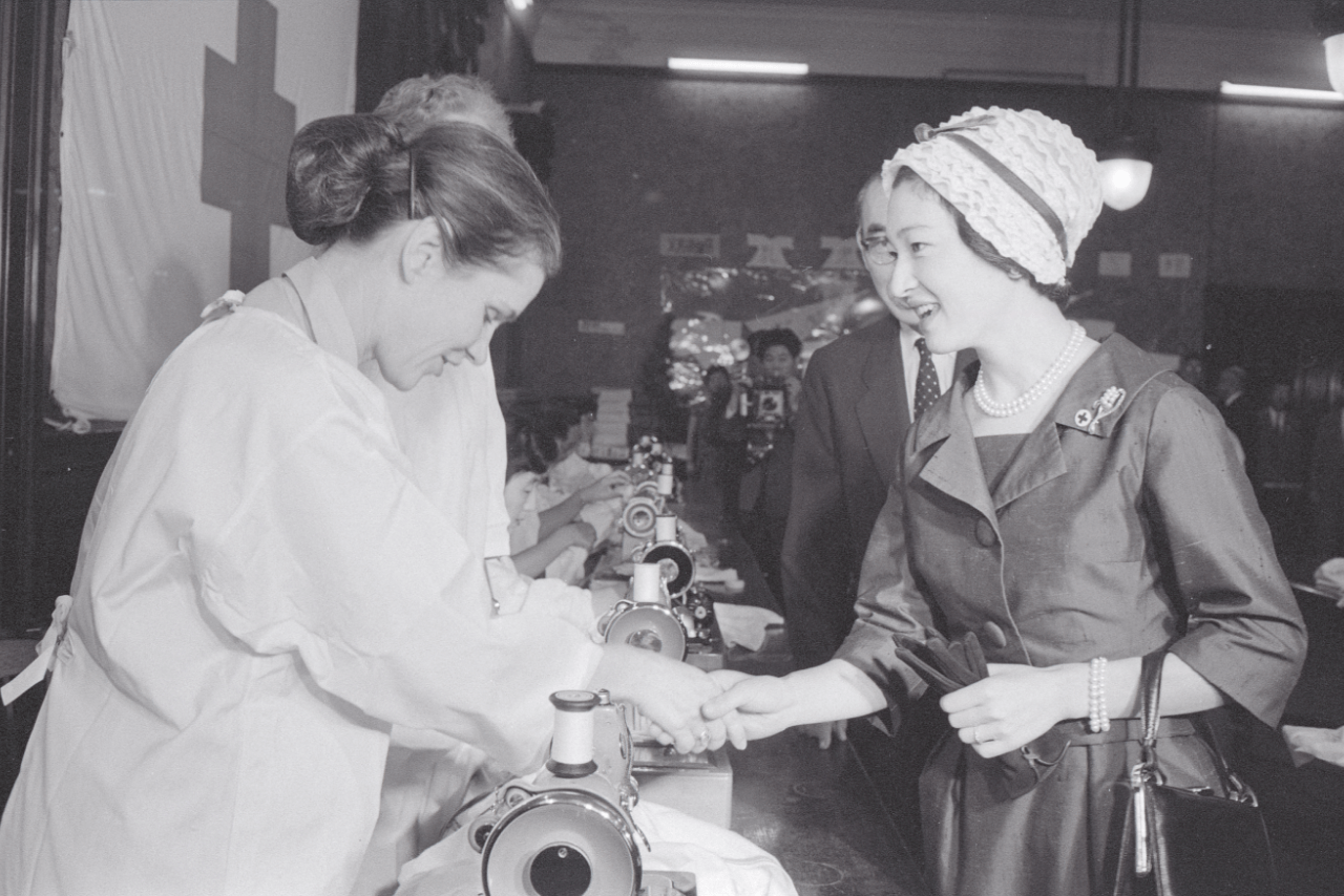 昭和35年に日赤本社を訪問された当時26歳の美智子さま