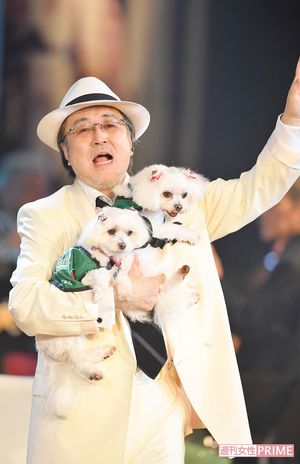 大木さんはライブの際にセラピードッグを登場させ、普及に努めている