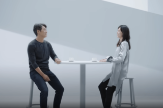 初CM共演が大きな話題となった松嶋菜々子と反町隆史（SHISEIDO 資生堂公式YouTubeより）