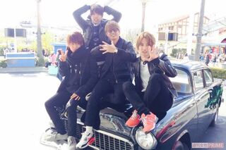 左から目黒蓮、原嘉孝、寺西拓人、森継亮太。“国民の元カレ”こと寺西も、当時はギャル男風の雰囲気（2017年10月）