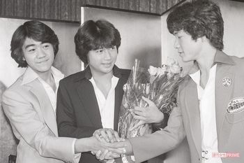 トシちゃんは'80年6月『哀愁でいと』でソロデビュー。遅れること5か月、マッチもソロ歌手として歩むことを宣言。翌月、『スニーカーぶる〜す』でデビューを果たした（'80年11月）