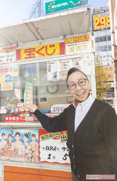 井上れいこさん「新宿駅南口ルミネ前売り場」東京都新宿区西新宿1-1　（撮影／齋藤周造）