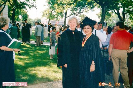 1988年、ノーステキサス大学大学院の卒業式。修士号を取得