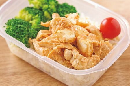 ささみとクリームチーズのポキ丼風弁当