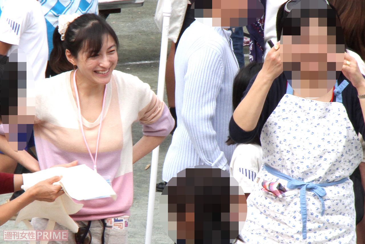 子どもの運動会に参加する広末涼子（2011年）