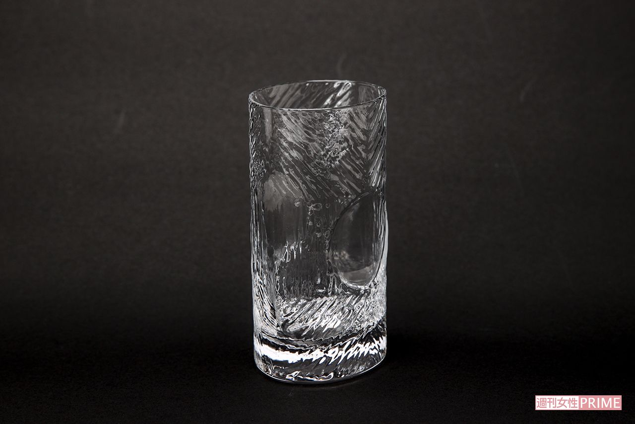 カフェ営業に及び腰だった井ノ原快彦の母親も“オープンするなら使いたい”と、このグラスに強くこだわった。壹眞珈琲店の店頭では、1つ1150円で購入できる